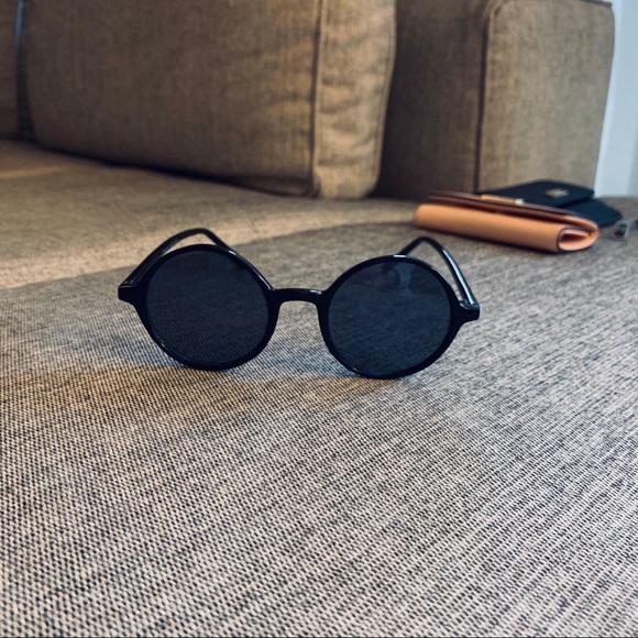 Two pairs of retro sunglasses - Picture 6 of 8